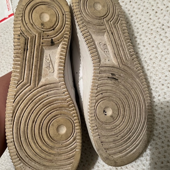 Nike air forces - Picture 2 of 3